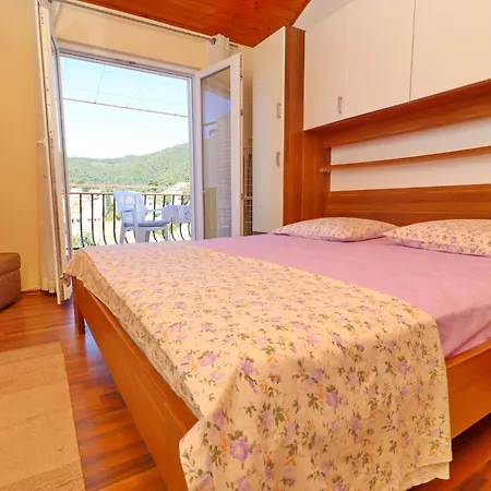 Apartment Peselj-studio With Balcony And Sea View 1 Smokvica (Korcula)