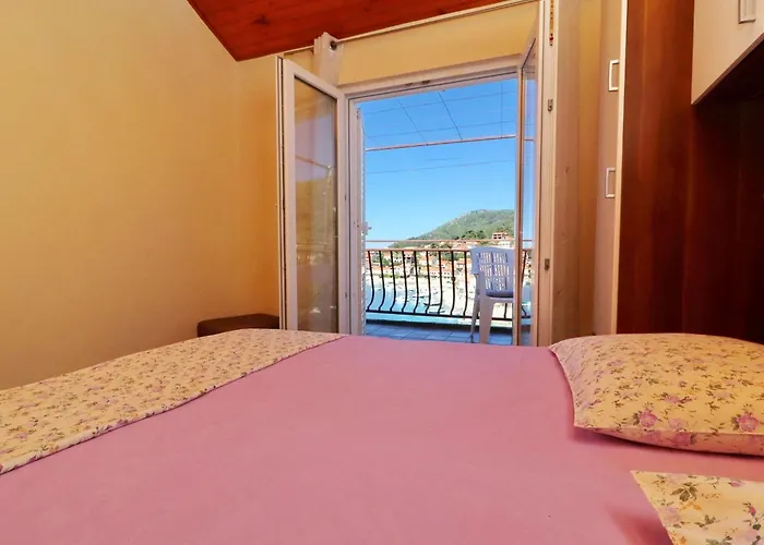 Peselj-studio With Balcony And Sea View 1 公寓