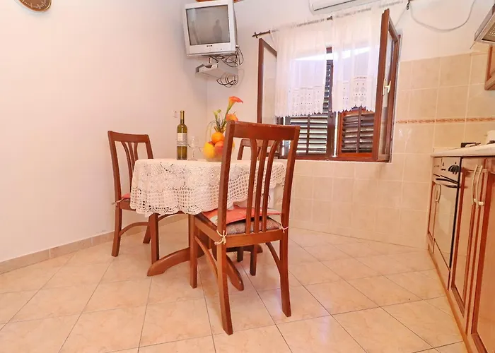 Peselj-studio With Balcony And Sea View 1 *